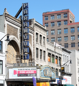 Illustration for article titled Gorgeous Old Movie Theaters That Have Fallen Into Ruin